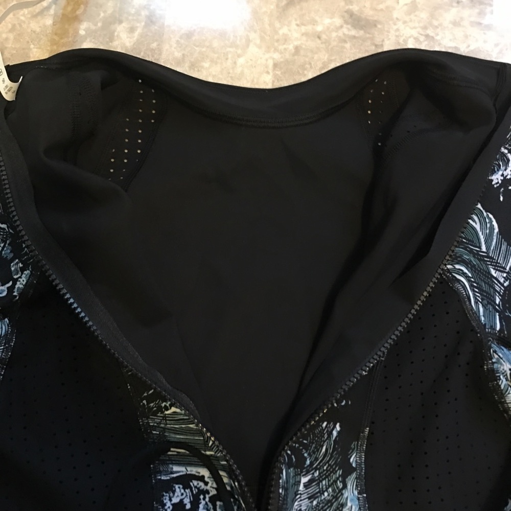 Lululemon half zip - Picture 6 of 7
